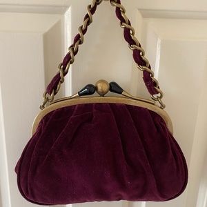 SNAZZY CRANBERRY VELVET PURSE WITH CHAIN